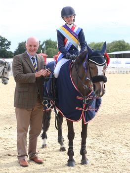 Lauren Roach wins the Pony British Novice Championship Final